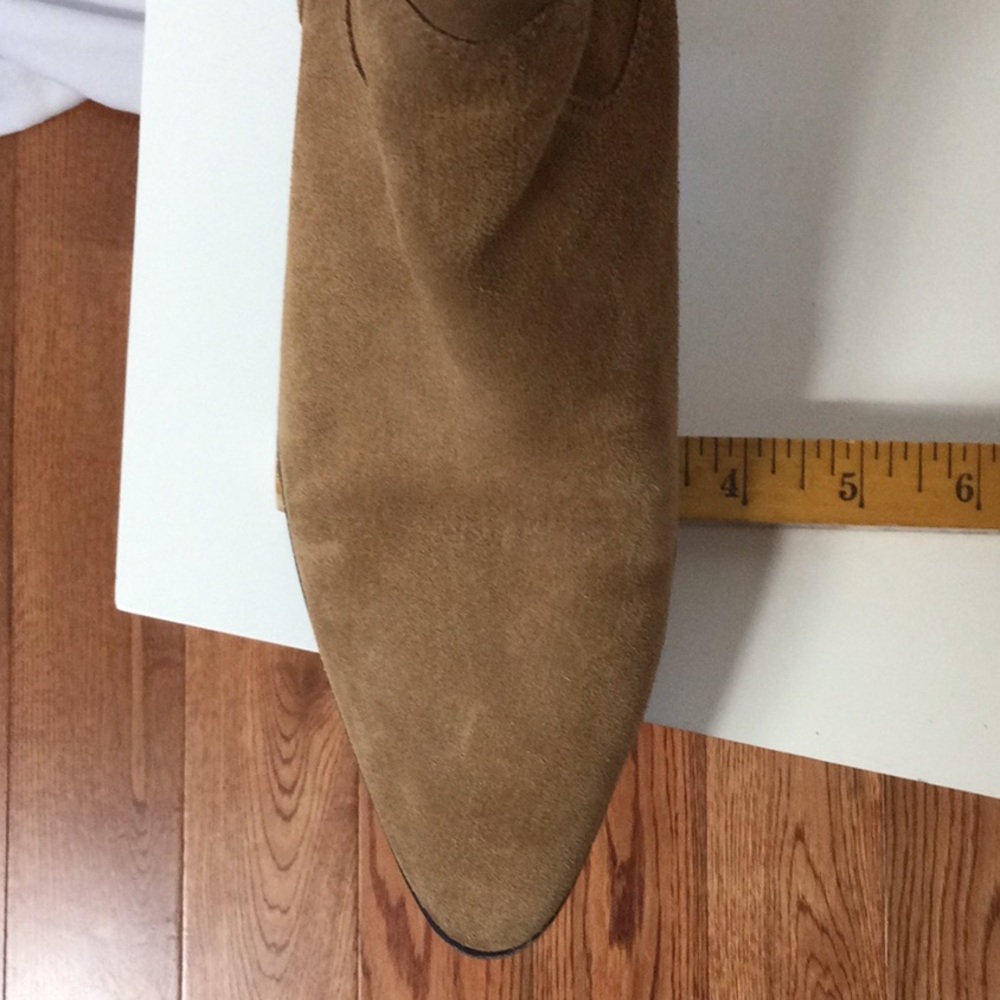 Saint Laurent Tan Suede Boots with Black Leather Star Accents - Picture 13 of 13